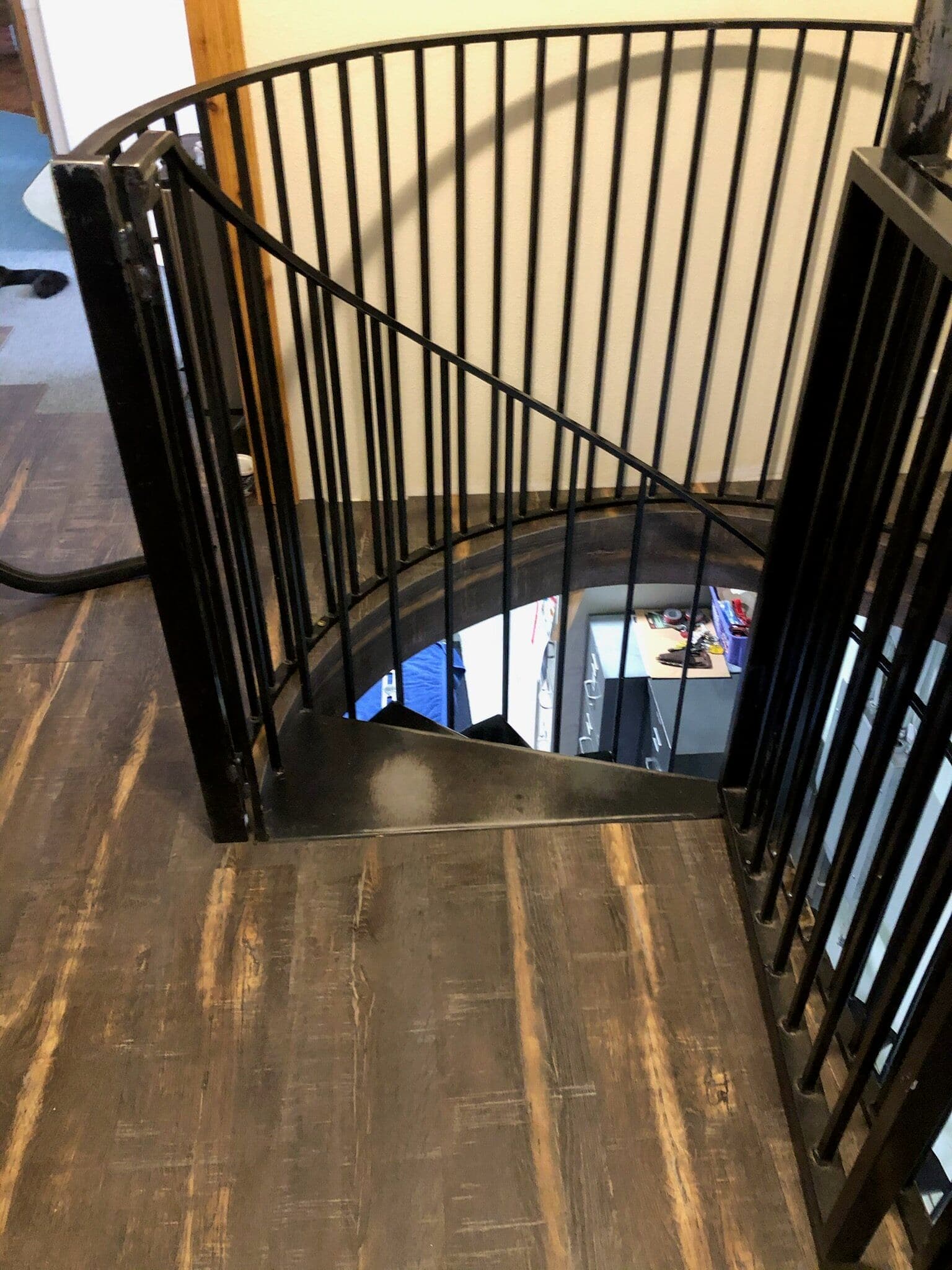 Gallery photos for Custom Spiral Staircase for Modern Spaces: Image #3