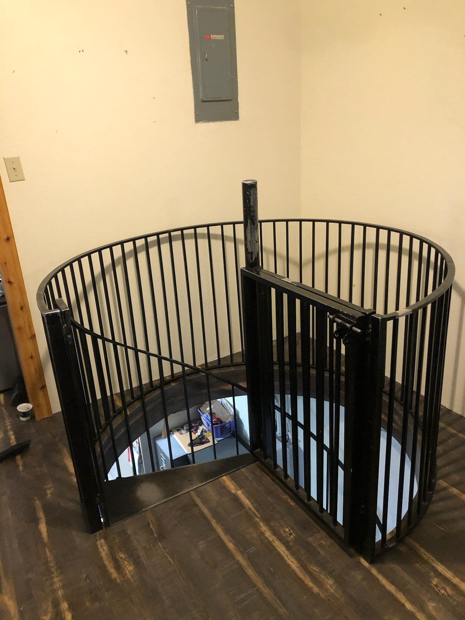 Gallery photos for Custom Spiral Staircase for Modern Spaces: Image #2