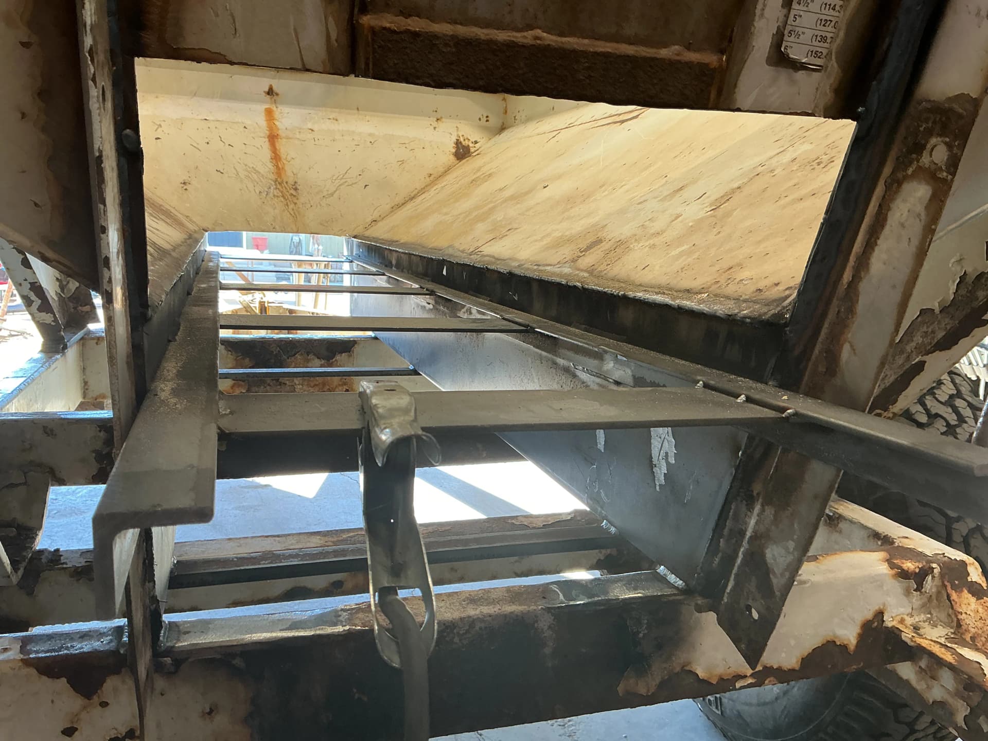 Gallery photos for Fertilizer Wagon Upgrades That Actually Add Capacity: Image #2