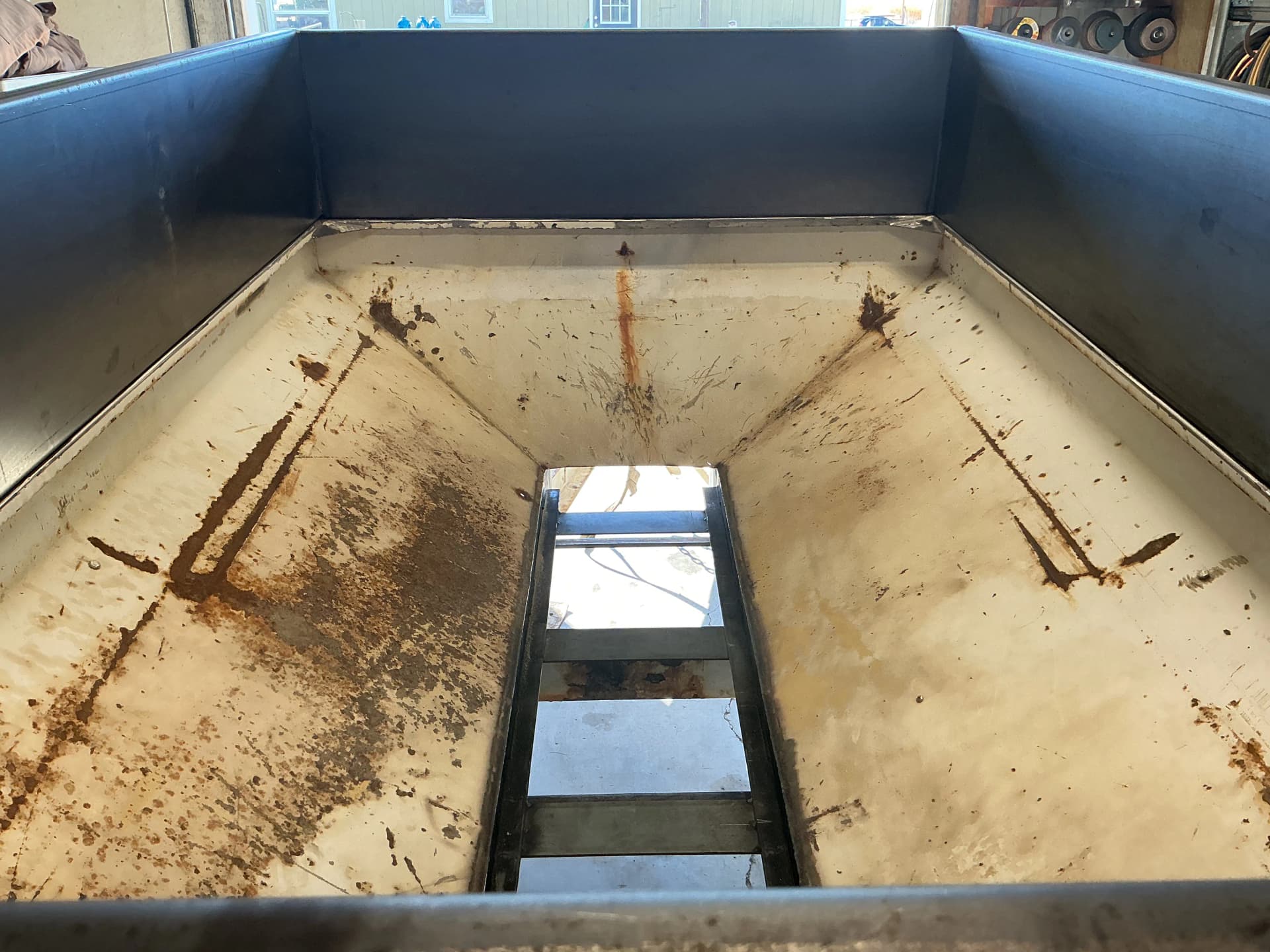 Gallery photos for Fertilizer Wagon Upgrades That Actually Add Capacity: Image #3